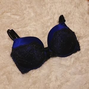 Victoria's Secret Very Sexy Collection 32DD lined demi bra